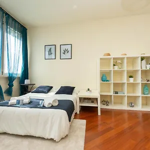  Apartment Stazione - Centro Elegante Con Netflix Italy